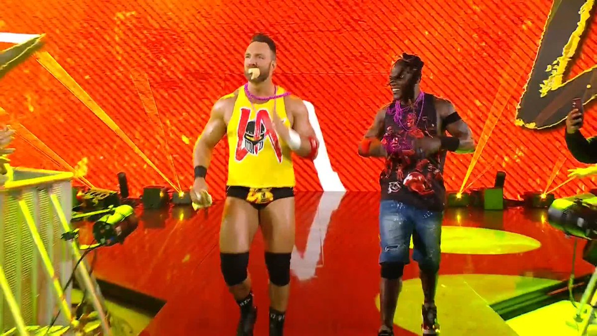 Give it up for “Louisiana Knight”! 😂👏 #SmackDown