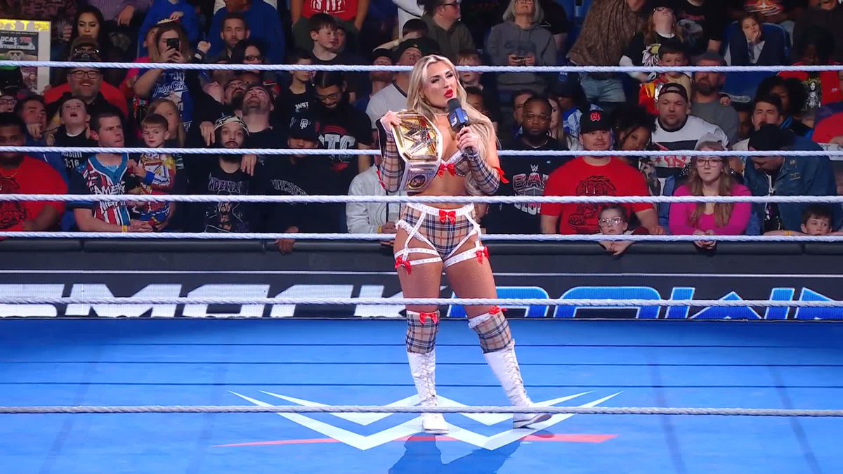 .Tiffany Stratton is coming for your crown Charlotte Flair 😤 #SmackDown