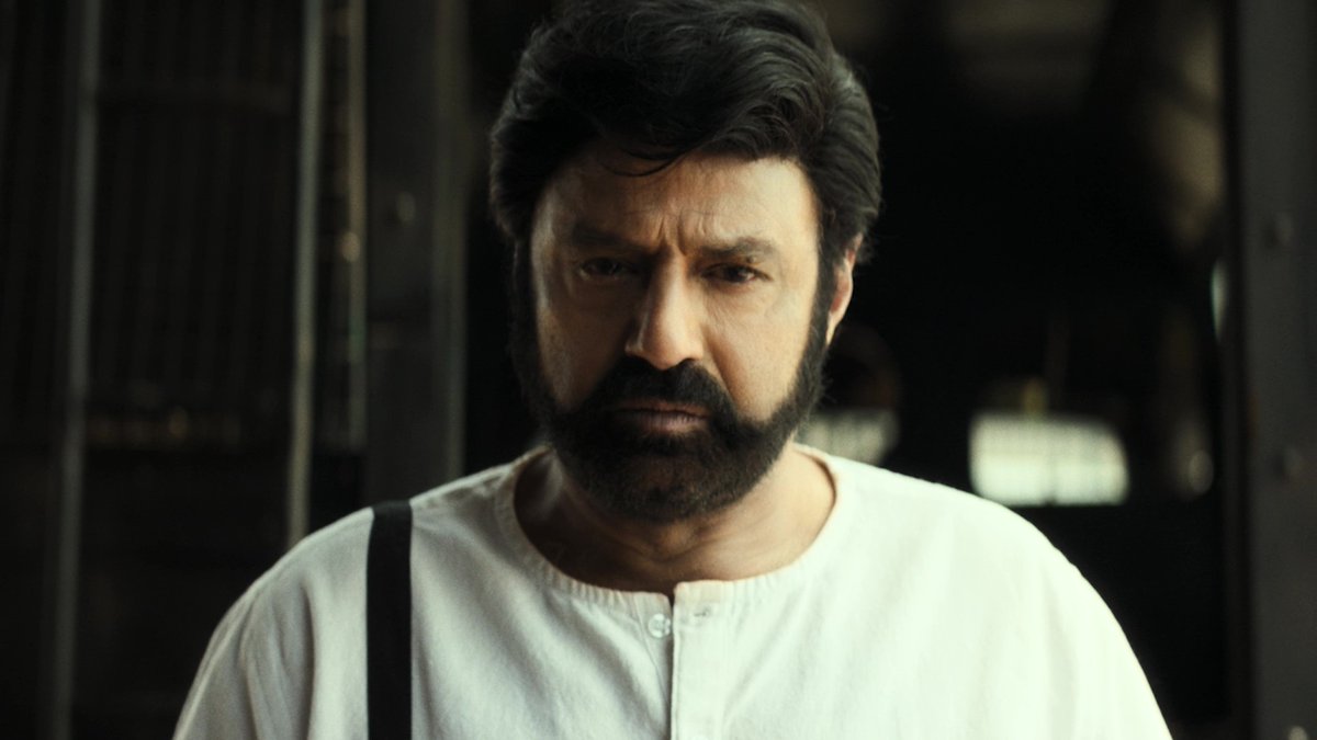 Balayya intiki osthunnadu ante, pandaga malli ochinatte! 🎉 Watch Daaku Maharaaj, now on Netflix in Telugu, Tamil, Kannada, Malayalam &amp; Hindi! #DaakuMaharaajOnNetflix