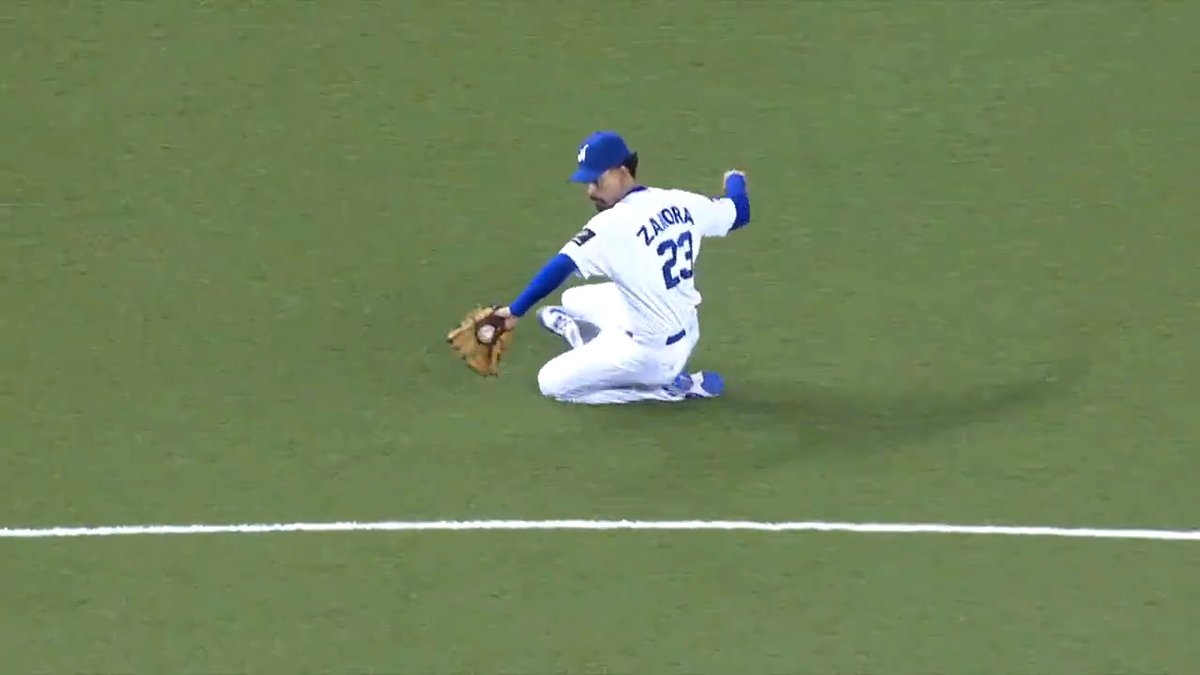 A sterling play from Freddy Zamora ✨ #WorldBaseballClassic