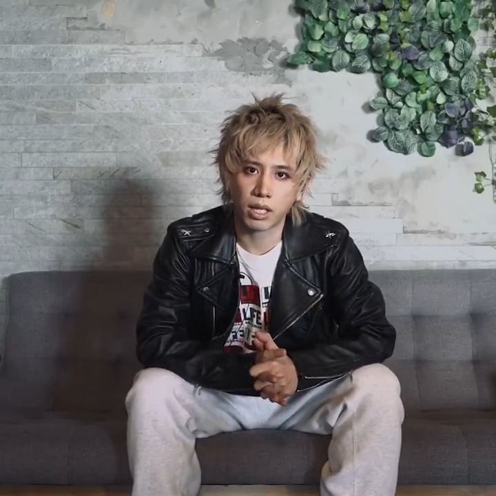 ◤New Release◢ ONE OK ROCKがニューアルバム "DETOX (International Version)" をリリース🎶 結成20周年を迎えるワンオクが世界に放つ、 強いメッセージとロックを感じて✨ ▶︎ ONE OK ROCK_official #ONEOKROCK #OORDETOX