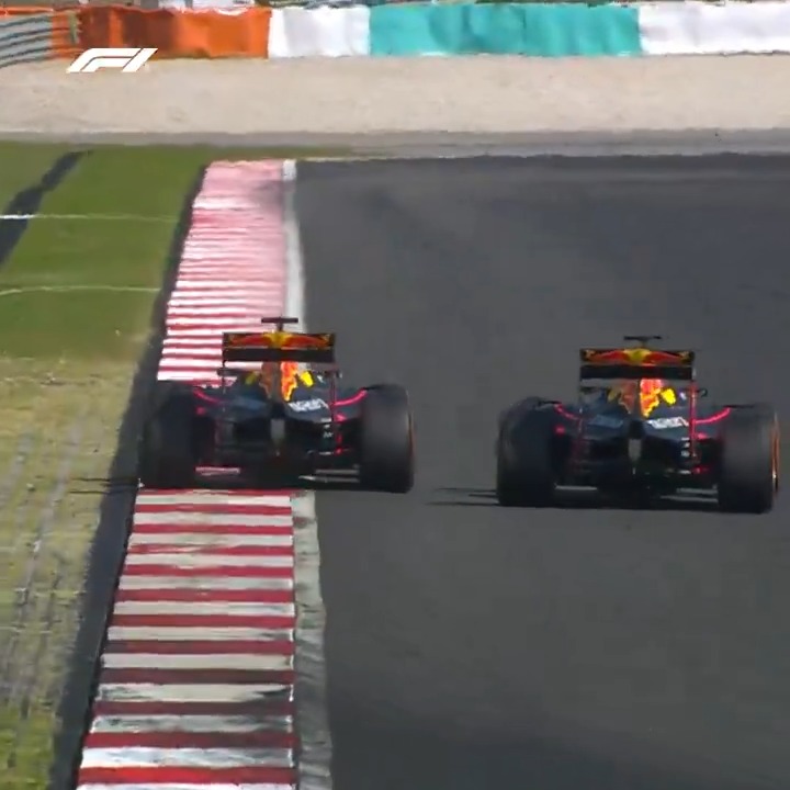 The Bulls lock horns ⚔️ An unforgettable scrap between Ricciardo and Verstappen in Malaysia #F1 Oracle Red Bull Racing