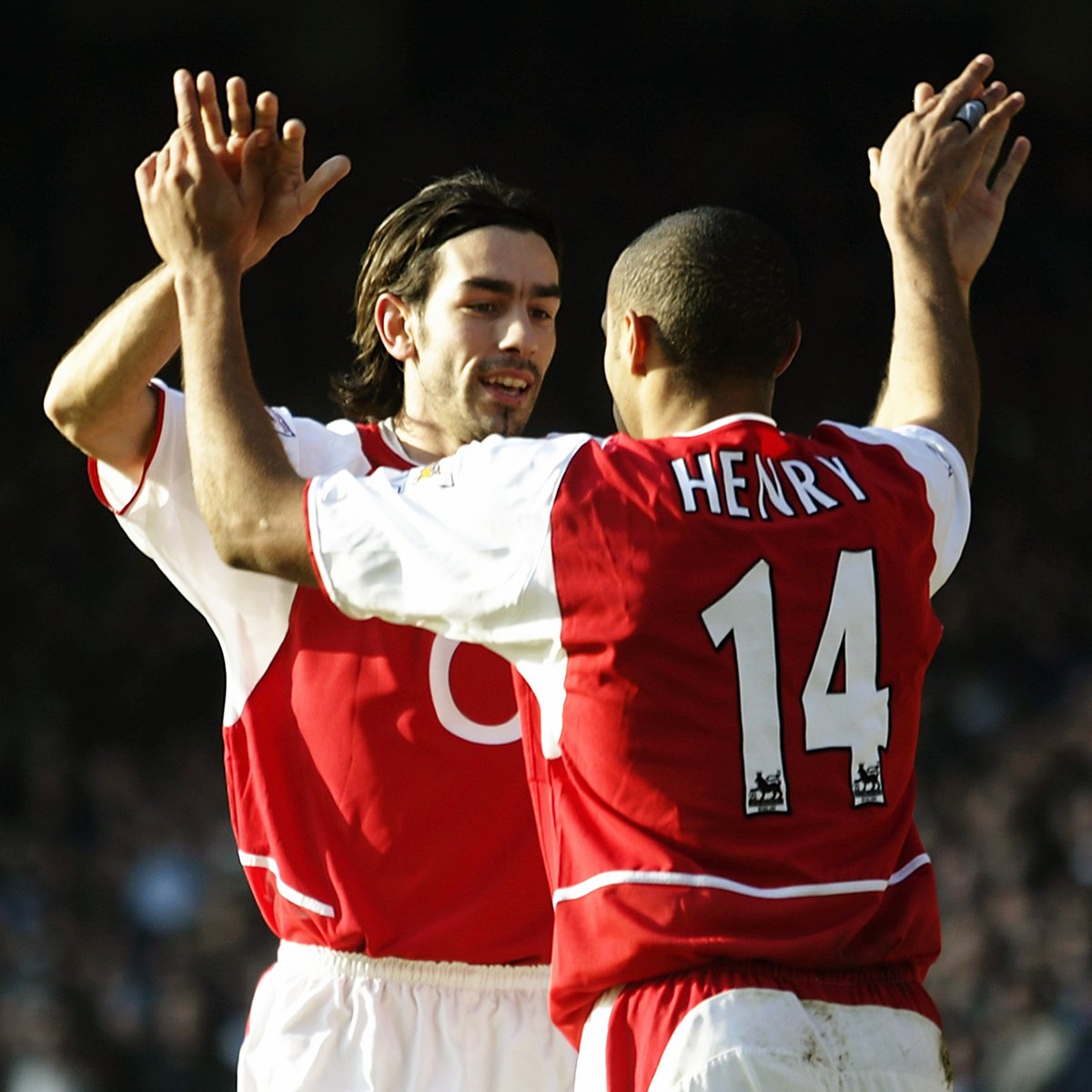 Henry's finish to make it three 😮💨 🗓️ OTD in 2003, we fired five past Man City at Maine Road