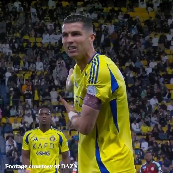 Cristiano Ronaldo was fuming following Jhon Duran’s red card 😤