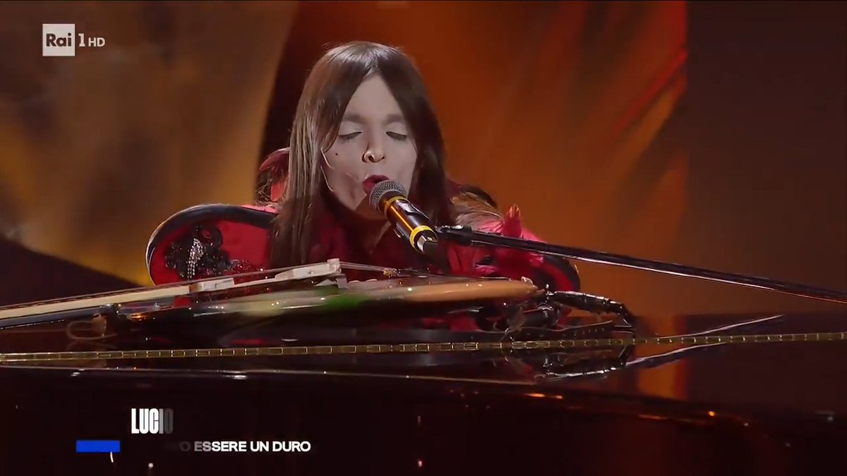 lucio entrava a sanremo preso per il culo per la scelta di topo gigio nella serata delle cover e ne esce amato da tutta italia con tanto di partecipazione all'eurovision onestamente vorrei il suo glow up nella vita