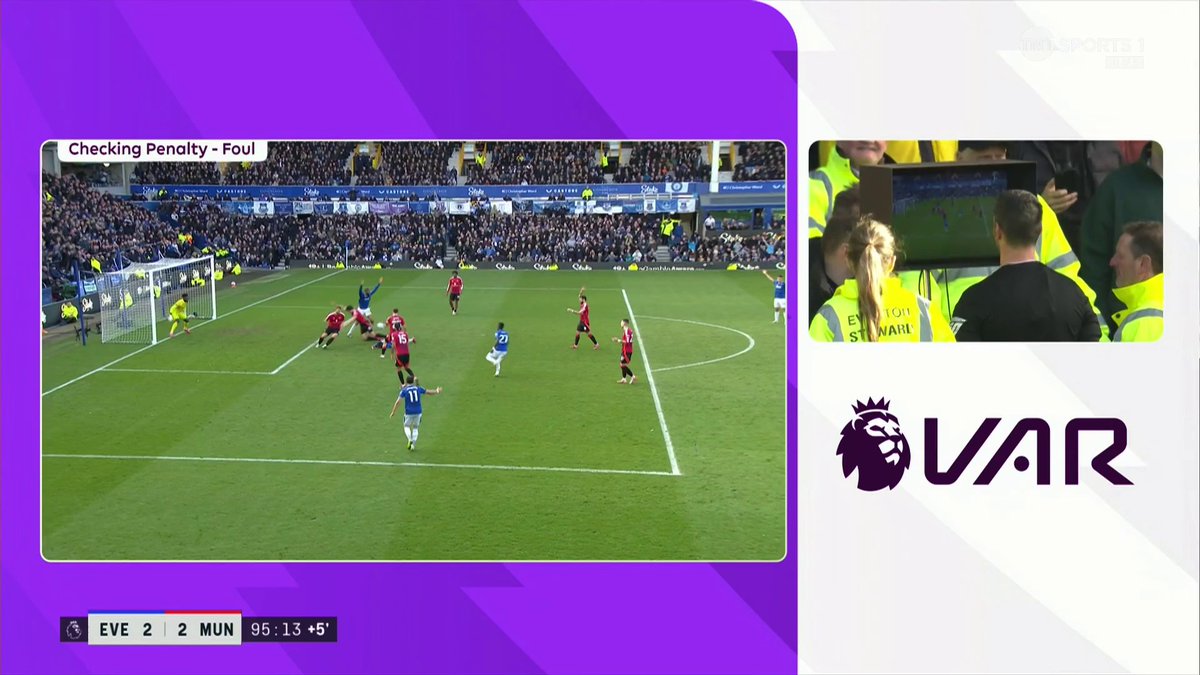 NO PENALTY- DRAMA AT THE END!!! Upon review, Everton do NOT have a late penalty against Man United! 😱