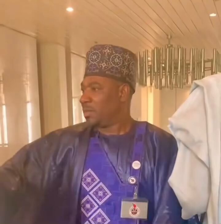 Ordinary President has been denied access to IBB’s Book launch. Here is a video of him berating and crying over the instructed denial. This guy is overrating himself. That self-imposed panel discussion he’s measly enjoying is getting into his head.