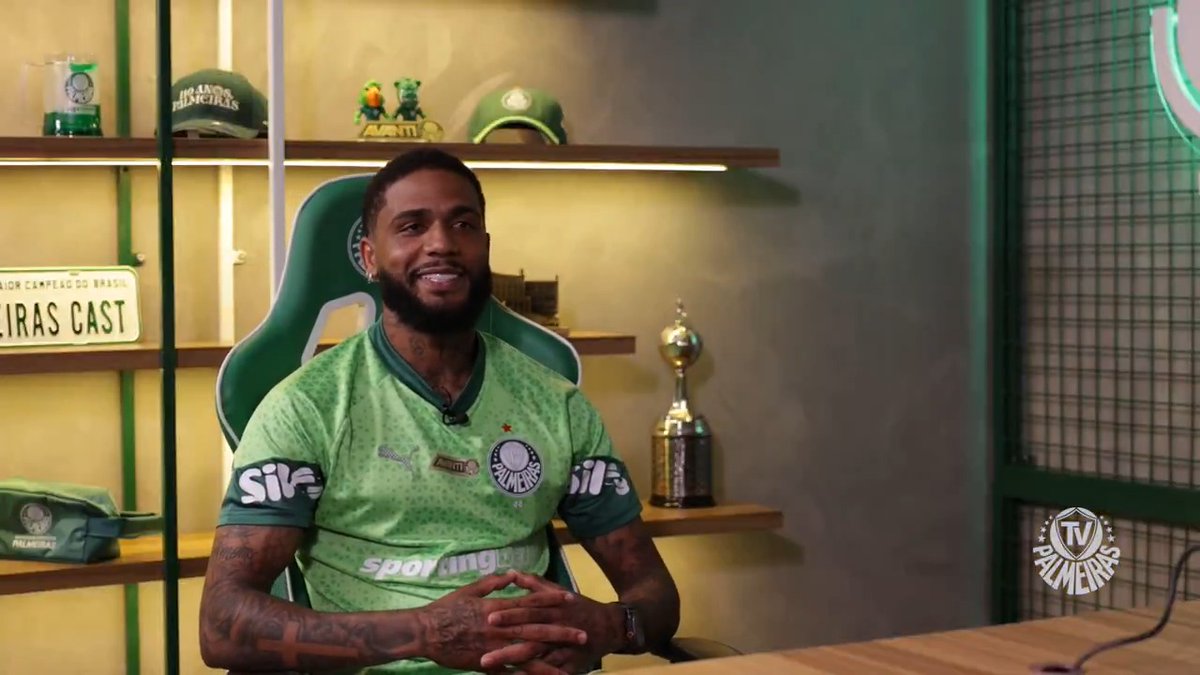 Microfone aberto pra você, meu reforço! 🎙️ Conheça a trajetória de Micael até chegar ao #MaiorCampeãoDoBrasil! 👊 ➤
