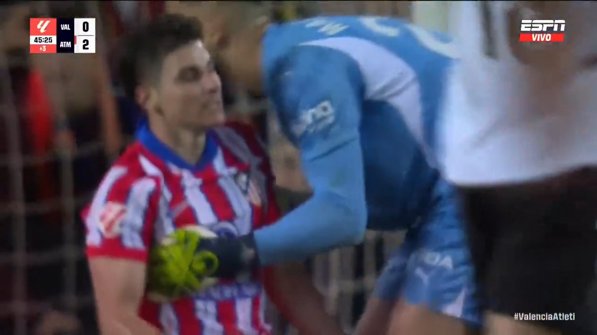 ¡NOOO, JULIÁN! ¡ERA EL HAT-TRICK DE LA ARAÑA! 📺 Mirá la #LaLiga por #DisneyPlus