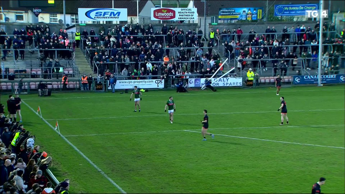 Conor Turbitt's sideline after the hooter at HT - you'd get dirty looks for trying that one before training starts 😂