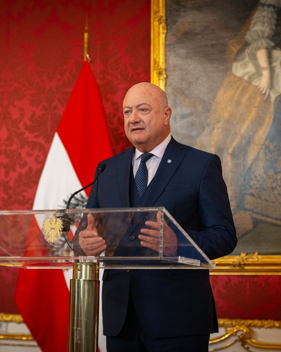 Die Volkspartei will mit der SPÖ und den NEOS eine Bundesregierung bilden. In den kommenden Tagen werden wir mit ganzer Kraft an einem tragfähigen Regierungsprogramm für Österreich arbeiten! Es geht um die Zukunft unseres Landes – und wir sind bereit, Verantwortung zu übernehmen. 🇦🇹