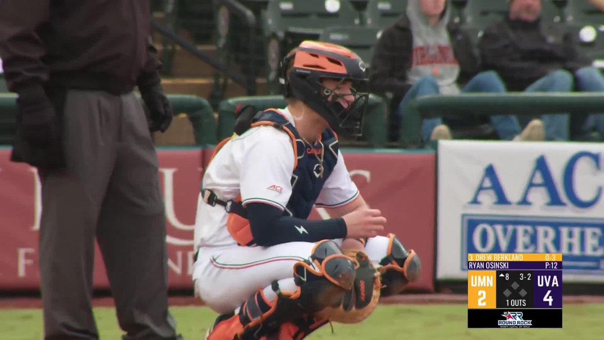 Trey Wells. Man of many talents. 👔 📺: D1Baseball | #GoHoos