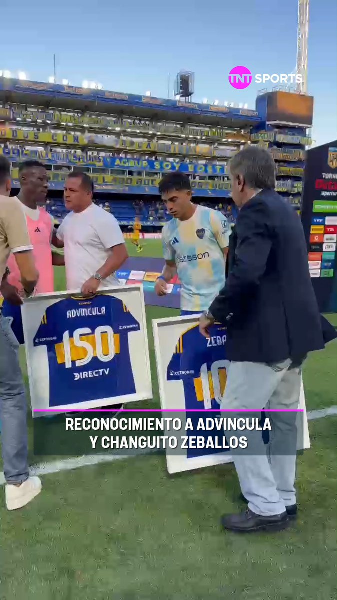 🌟El RECONOCIMIENTO para Luís #Advíncula por sus 1️⃣5️⃣0️⃣ PARTIDOS y a Exequiel #Zeballos por sus 1️⃣0️⃣0️⃣ partidos en #Boca.