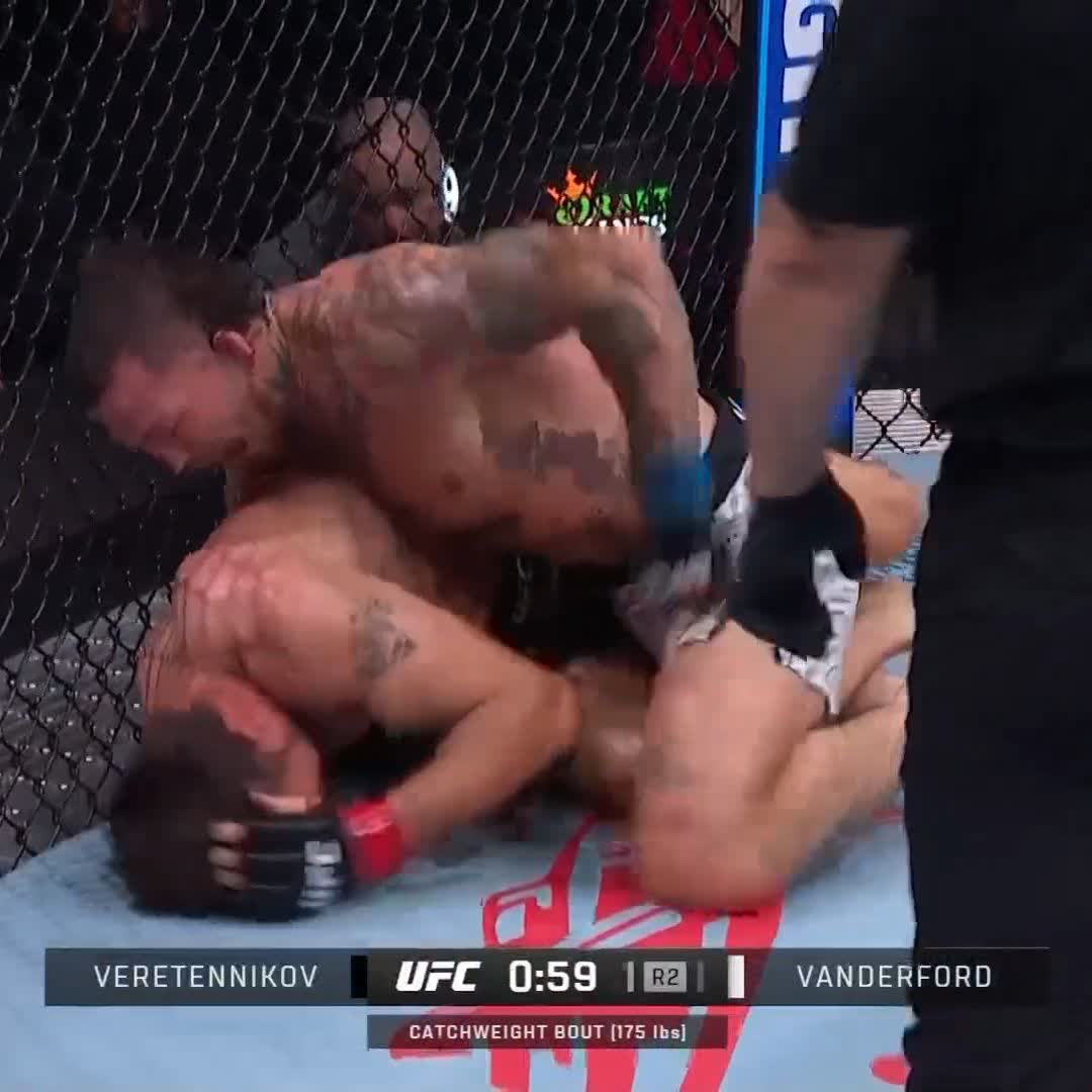 🇺🇸 🚨 Vanderford s’impose par TKO au 2ème round pour son premier combat à l’UFC. #UFCSeattle