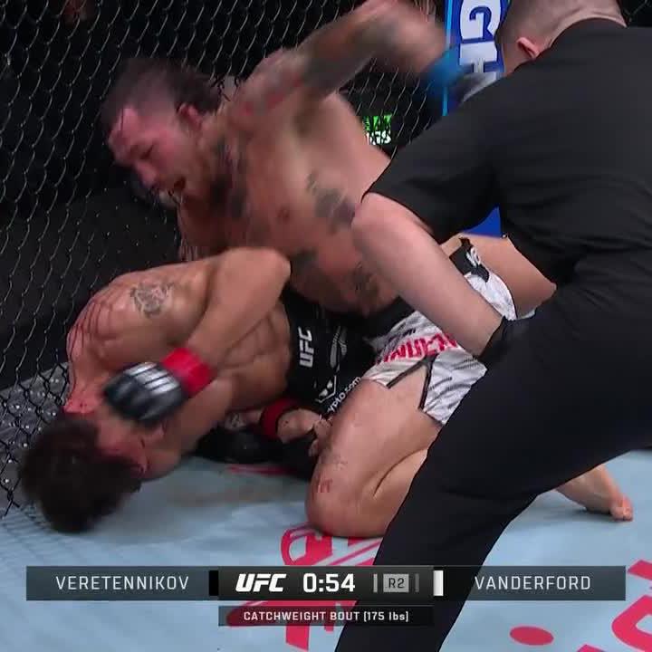 AUSTIN VANDERFORD GETS THE FINISH IN HIS UFC DEBUT 👏 #UFCSEATTLE