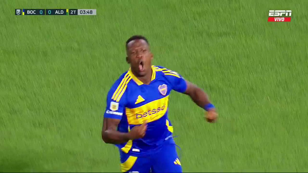 ¡¡PERO POR FAVOR, LUIS!! Como en la #Libertadores 2023, Luis Advíncula volvió a clavar un GOLAZO al ángulo en La Bombonera.
