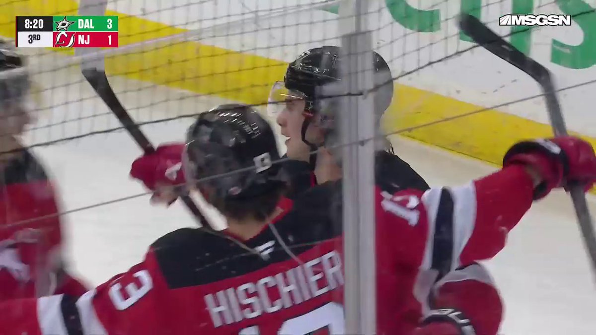 JACK HUGHES! 💪 He scores two goals in 1:40 to bring New Jersey Devils within one!