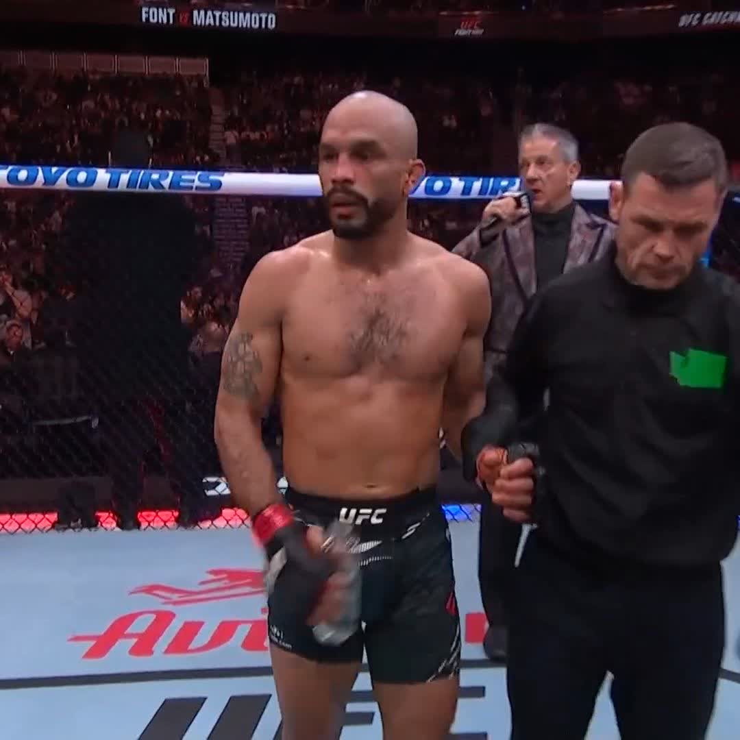 What a fight between these two tonight ๐ Rob Font gets the split decision victory at #UFCSeattle!
