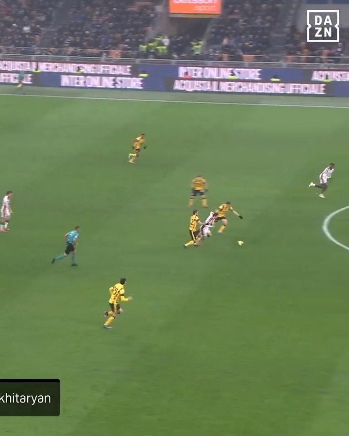 Manca un giallo a Mkhitaryan 🟨 L'armeno, diffidato, avrebbe saltato #NapoliInter ❌ L'analisi del fallo su Miretti 🔎 #InterGenoa #SerieAEnilive #DAZN