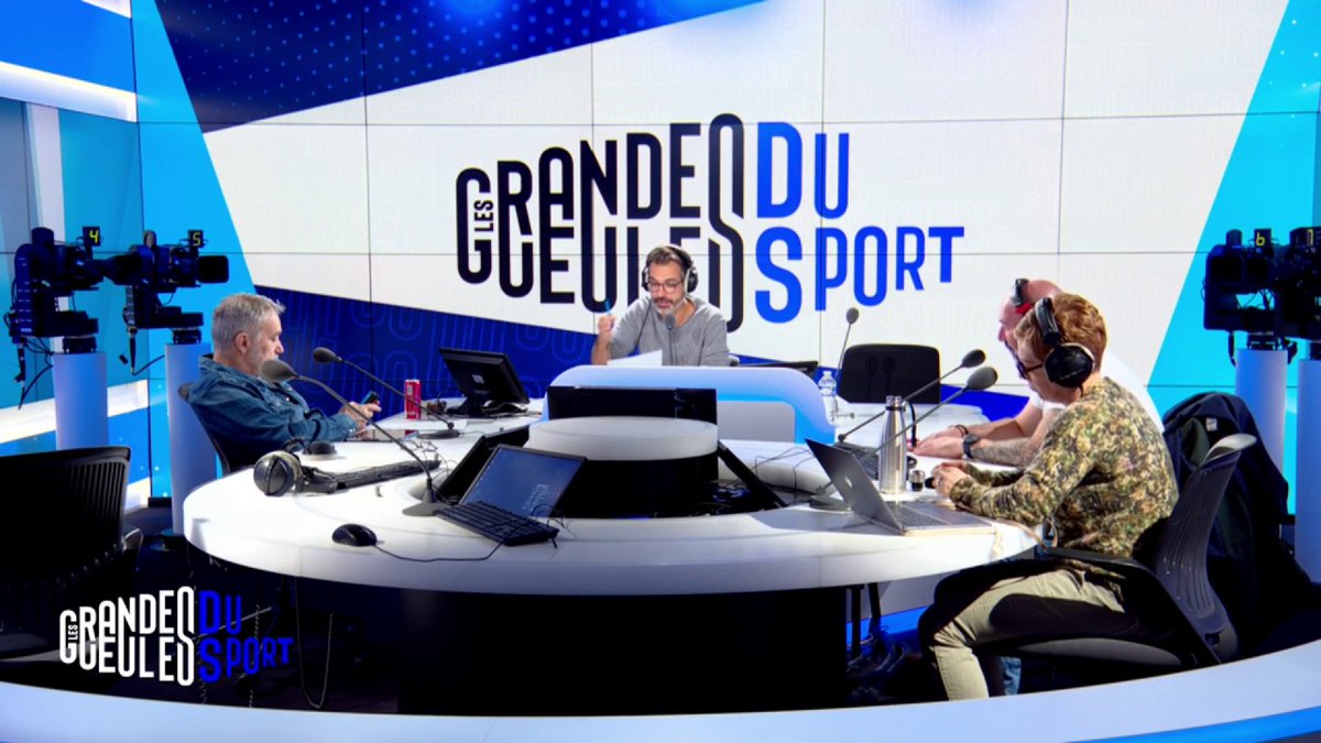 🗣 "C'est inacceptable, ce sont des messages haineux, des appels de morts diffusés sur les réseaux. On met en danger TOUS les arbitres français" Olivier Lamarre, porte-parole du syndicat des arbitres du football d'élite, dénonce la sortie de Pablo Longoria sur la "corruption"
