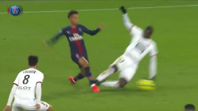 C’est bien connu, le PSG corrompt les arbitres dans cette ligue de merde depuis des années! La preuve ?👇🏻