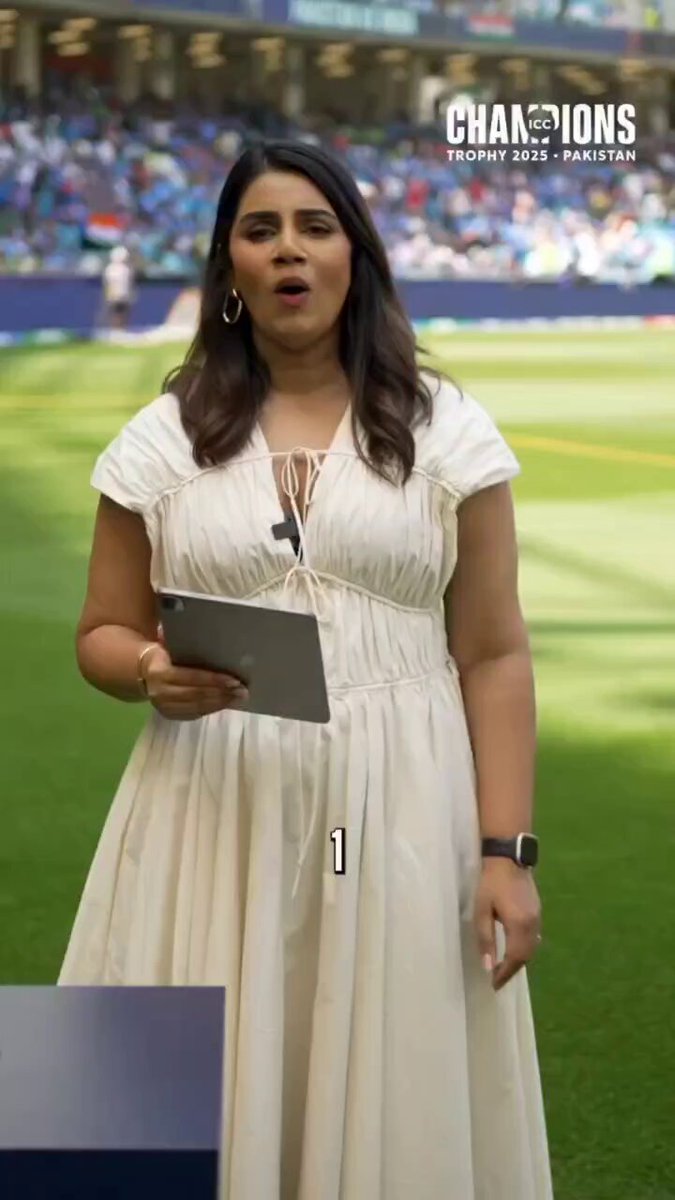 Medical leave par chal raha 'employee of the year' apna award lene office aaya hai 😍😍 #JaspritBumrah #ICCChampionsTrophy #INDvPAK #SunilKeSootr VC ICC