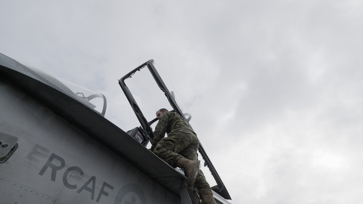 Diagnosing the fuel system on an F-18 is one of the responsibilities of an avionics systems technician. This #NationalAviationDay, join MCpl Maxime Rousseau as he goes through all the gear needed to accomplish this task.
