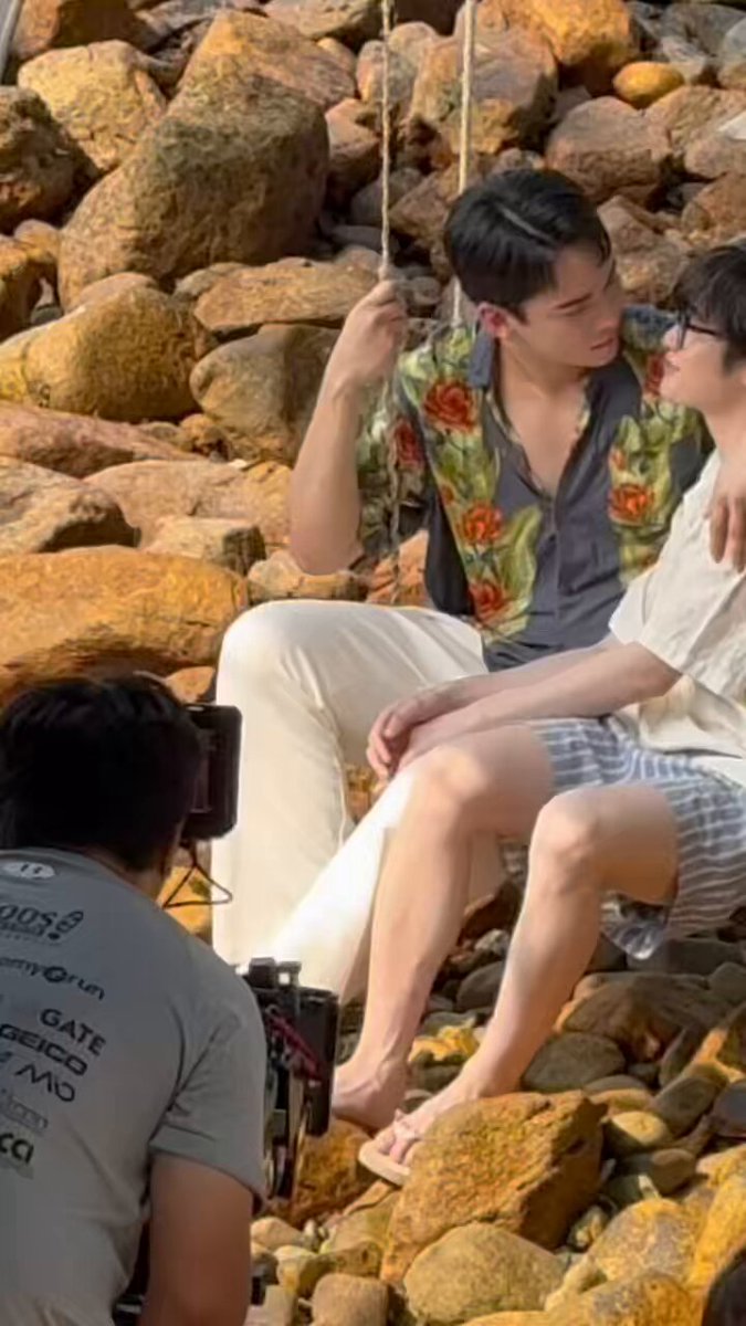 เสิร์ฟหวานหน่อย เป็นกำลังใจให้คนที่ต้องตื่นไปทำงานในเช้าวันพรุ่งนี้ และ เป็นกำลังใจในการปั่นวิวจ้า🌴 ไปกันต่อ ✨ #ที่สามของเธอSeries