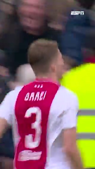 2️⃣-0️⃣: Oliver Edvardsen doet zijn oude club pijn na een heerlijke assist van Anton Gaaei 👏 #ajagae