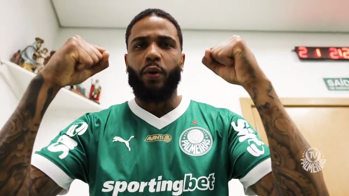 Micael tá na casa! 🏠 O novo defensor chegou, realizou testes e conheceu o elenco na Academia de Futebol. Veja como foi! 🎥 ➤