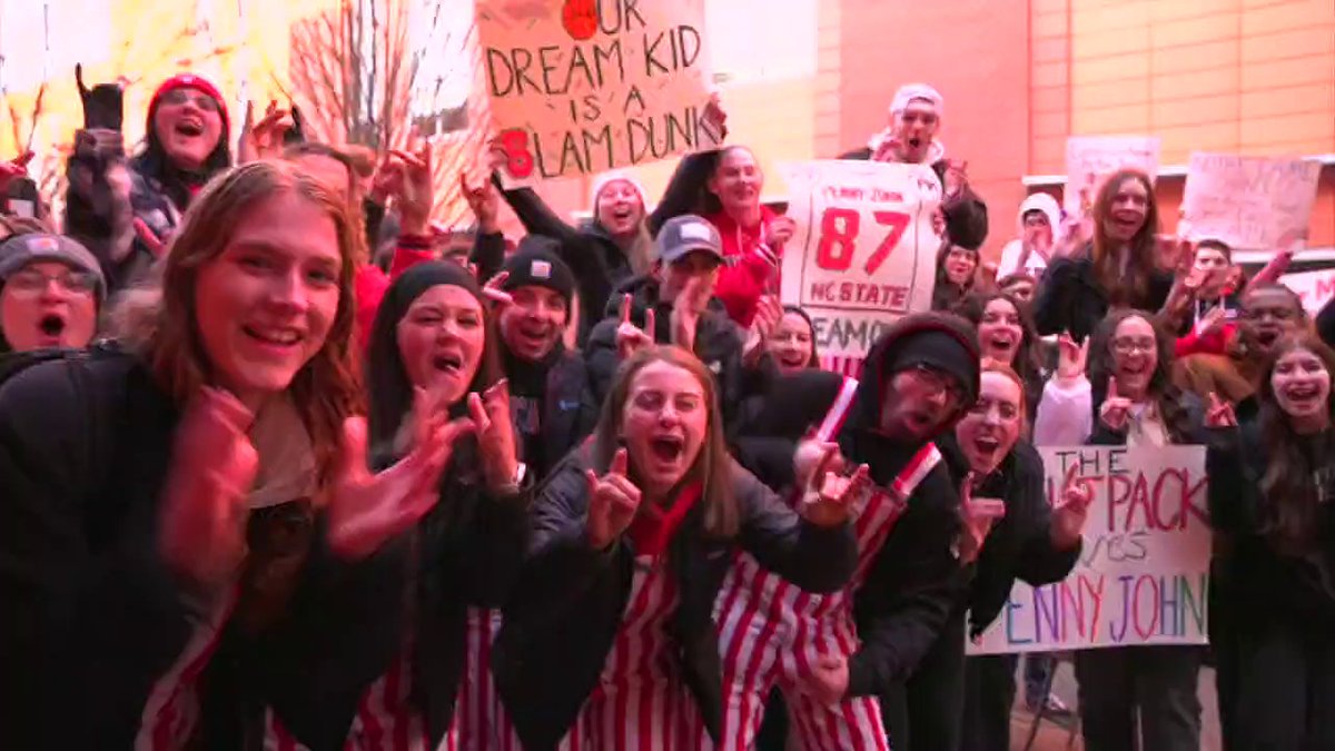 “In Raleigh, North Carolina red doesn’t run deep, it runs EVERYTHING” 🐺 📺 College GameDay is LIVE from NC State on ESPN