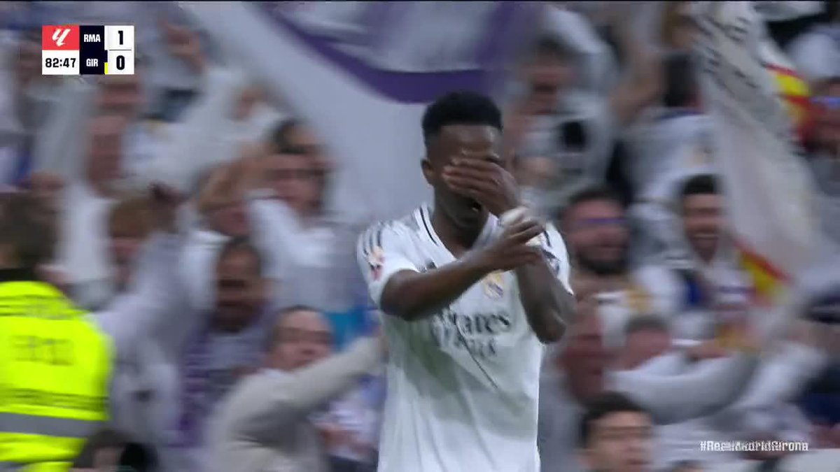 A BEAUTIFUL COMBINATION BETWEEN MBAPPÉ AND VINICIUS TO DOUBLE REAL MADRID'S LEAD! What a play by Luka Modric to start the move 👏
