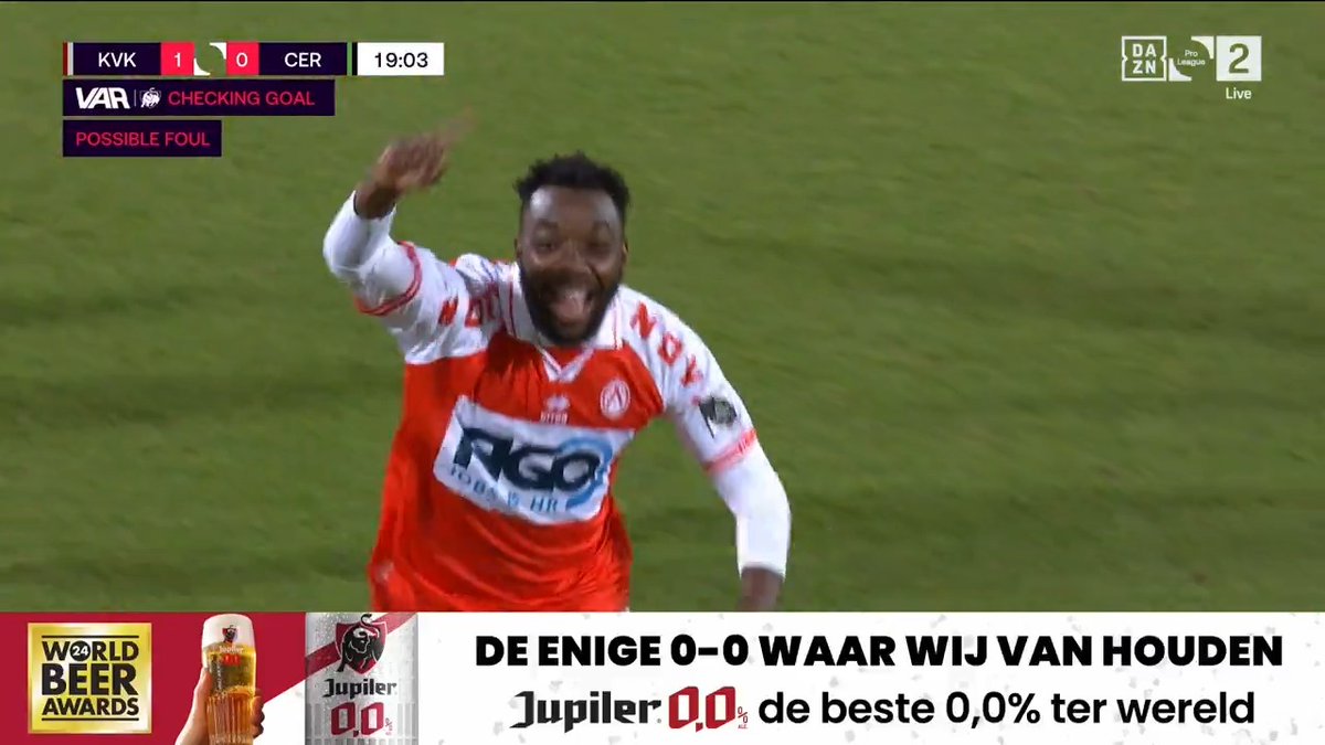 😶‍🌫️ | De overtreding op Thibo Somers wordt voor de vrije trap gemaakt en dus telt het doelpunt van Jean-Kévin Duverne. ✅👀 #KVKCER