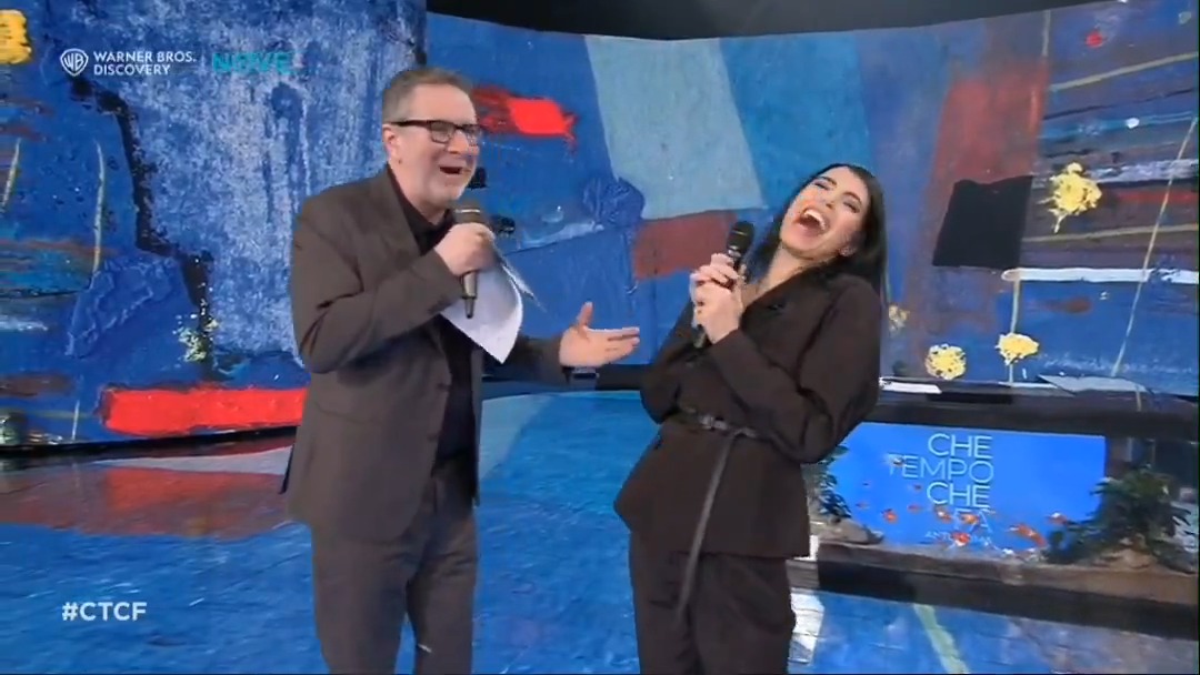 - "Sai perché applaudono così? Perché hai la stessa voce di 30 anni fa" - "Ma magari. Dove si firma?" Salutame a Mogol #CTCF