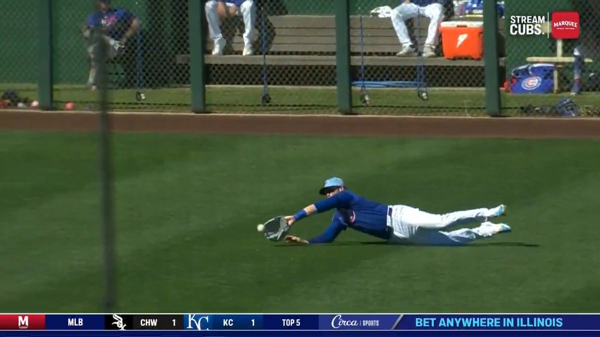 Three-time Gold Glover Ian Happ lays out for a sensational catch! #SpringTraining