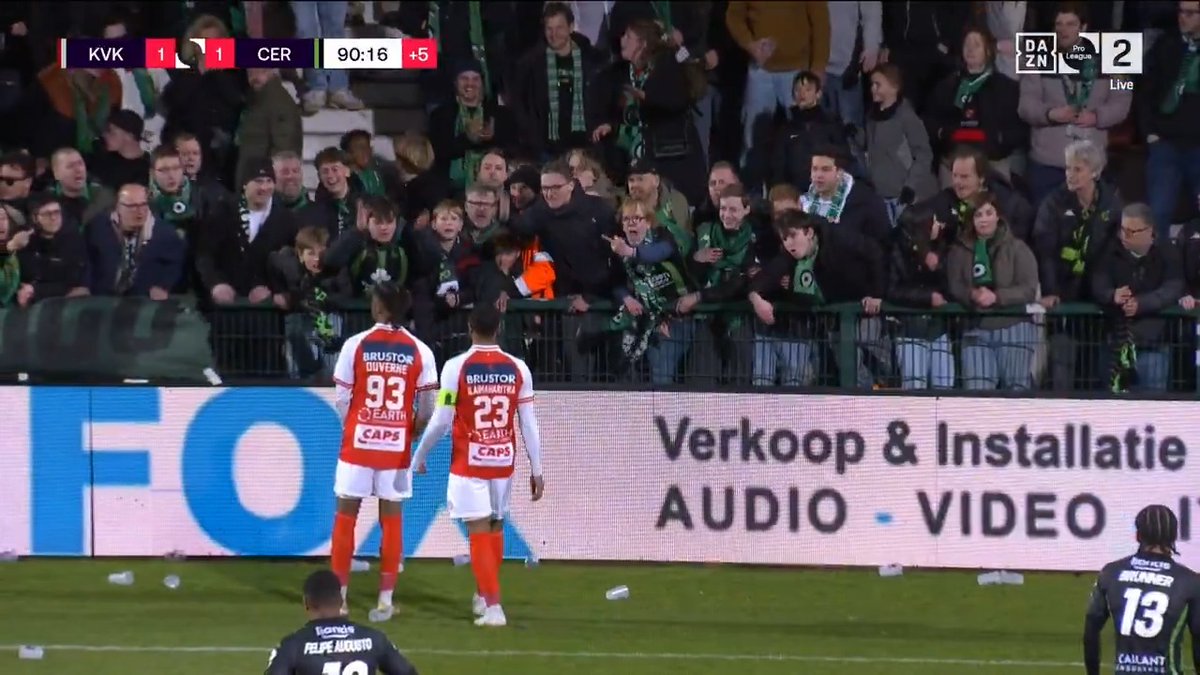 🤬 | De Cercle Brugge-fans waren woedend aan het einde van de wedstrijd! 🤷‍♂️🌪️ #KVKCER