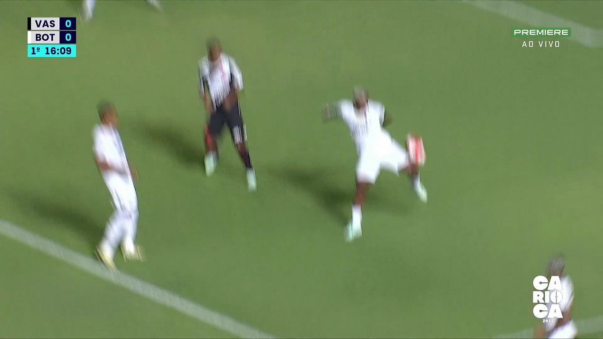 O pênalti marcado pro Vasco. Acharam pênalti?
