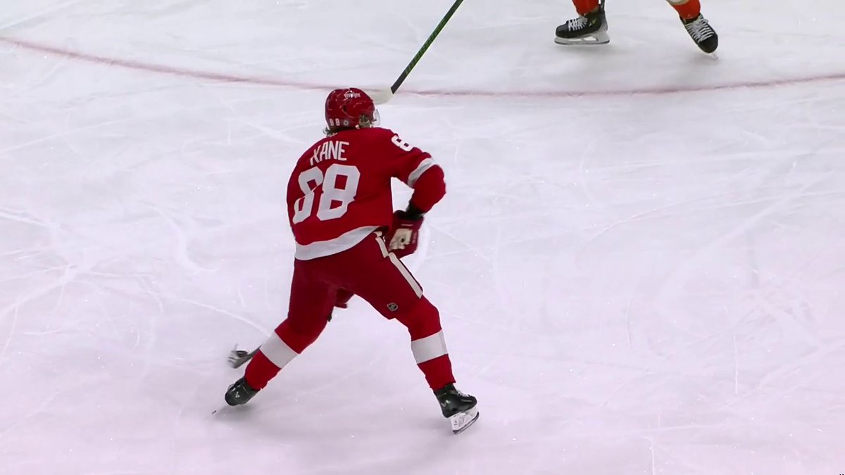 Showtime! 🎬 It's 3-0 Detroit Red Wings just five minutes in!