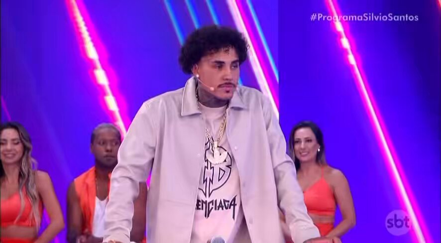 "Você não lembra? Eu passava no 'Bom Dia' [BOM DIA E CIA]" (Livinho) "Você passava no Bom Dia??" (Patrícia) "Fazia parte do X-Men" #ProgramaSilvioSantos "Por um segundo, eu quase acreditei.." KKKKKKKKKKKKKKKKKKKKKKKKKKKKKKK chega