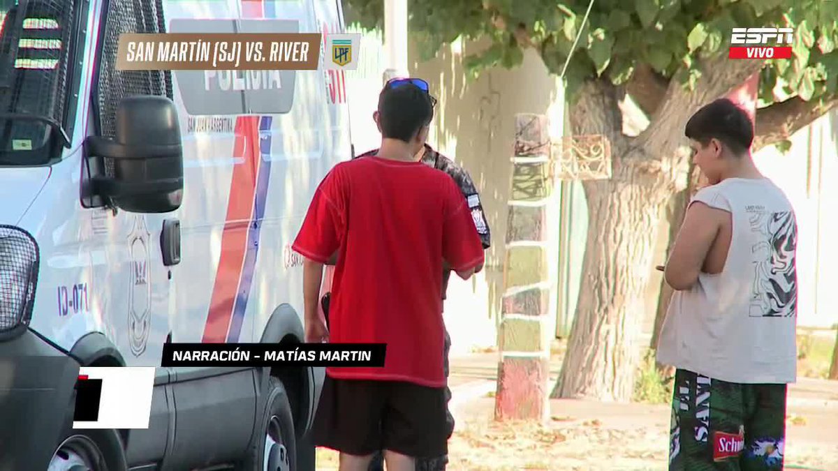 🔥🗣 "MONTIEL PATEÓ UN PENAL MÁS..." La respuesta de este hincha de San Martín de San Juan al ser consultado por los campeones del Mundo que juegan en River. 📺No te pierdas #ESPNFútbol1 en vivo por #DisneyPlus