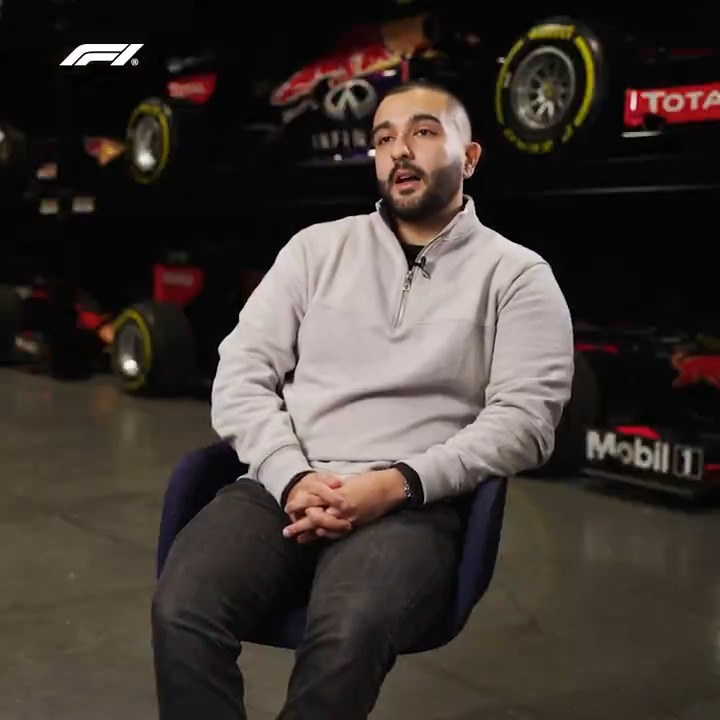 "It took me around 10 years to achieve that" Oracle Red Bull Racing Materials Engineer Raj Singh Panesar shares the story of how he achieved his long-term goal to work in Formula 1 💪 #F1