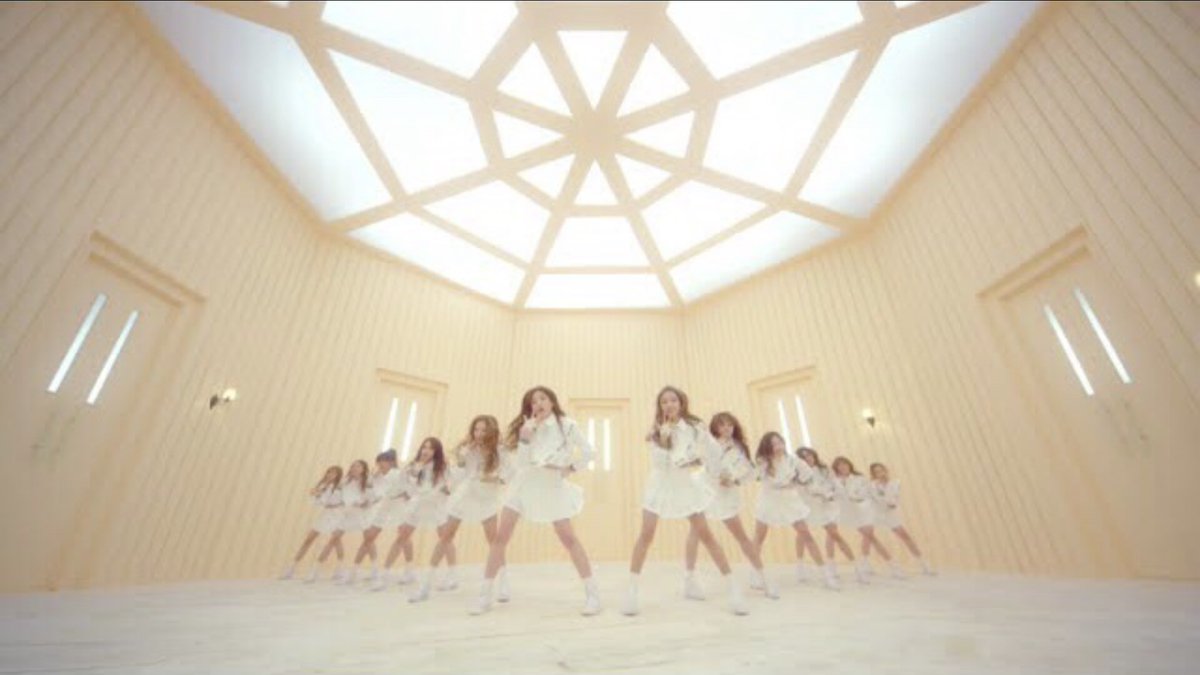 9 years ago today, WJSN debuted with their 1st Mini Album ‘Would You Like?’ with title track ‘MoMoMo’