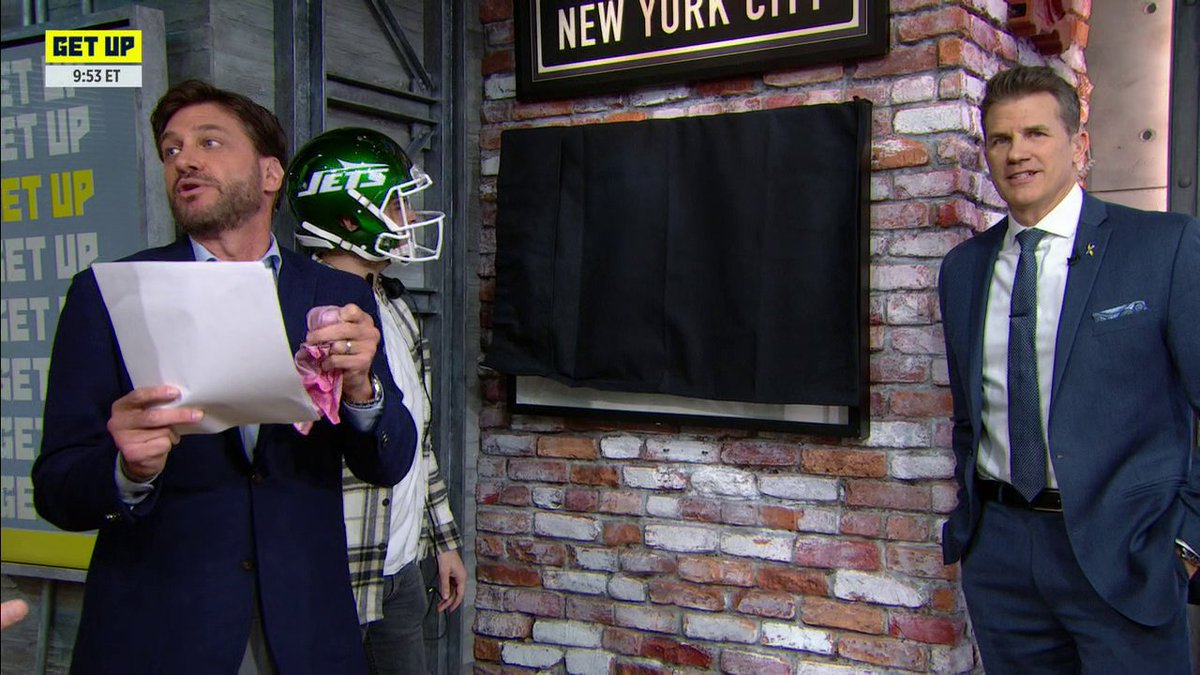 The time has come for Mike Greenberg to put curtains over Aaron Rodgers' Jets jersey 😅