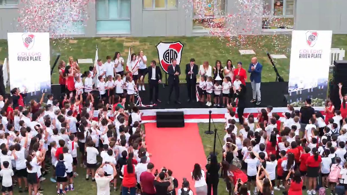 🎒𝐄𝐥 𝐂𝐨𝐥𝐞𝐠𝐢𝐨 𝐝𝐞 𝐥𝐨𝐬 𝐜𝐚𝐦𝐩𝐞𝐨𝐧𝐞𝐬 𝐝𝐞𝐥 𝐦𝐮𝐧𝐝𝐨 🤍❤️🤍 River inauguró el nuevo edificio del Área Educativa y dio comienzo al ciclo lectivo 2025.