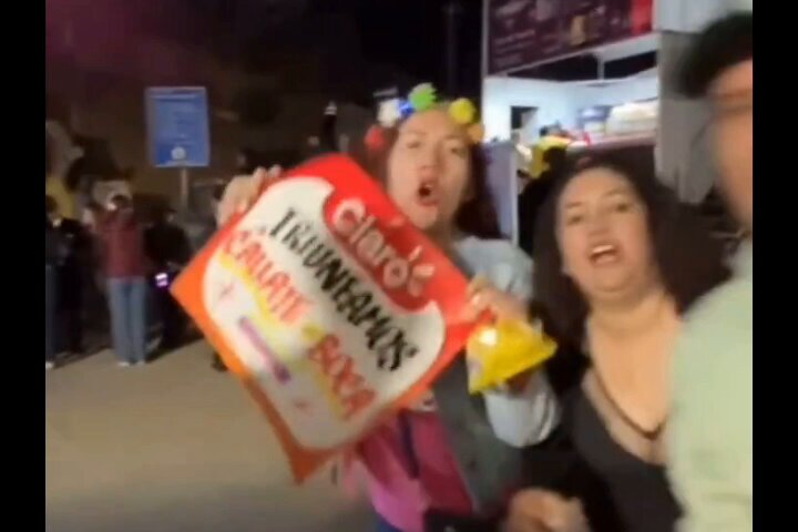 Como siempre el victimismo, sacando su carta de la “xenofobia”, este veneco nos dice “chilenos de mierda”, cree que nos pueden insultar así como así, RT🔁para dar con él.