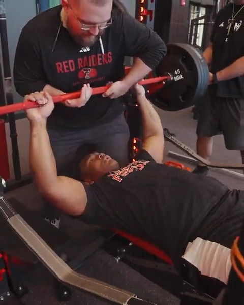 Making gains 💪 Skyler Gill-Howard hit a PB 415 lb bench