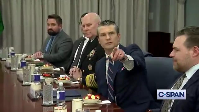 Reporter asks Defense Secretary Hegseth about choosing an "underqualified retired lieutenant general to be the next chairman of the joint chiefs of staff." .@SecDef Hegseth: ""I'm going to choose to reject your unqualified question."