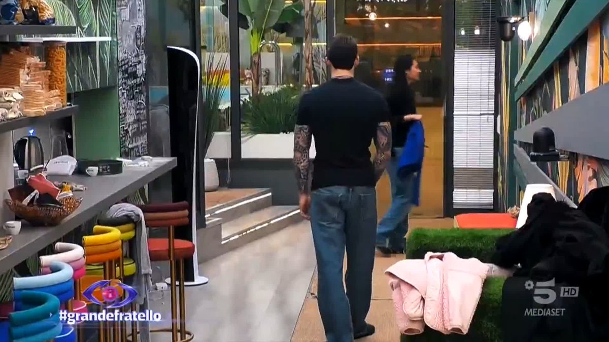 Mariavittoria, la lavatrice e il maglione di Tommaso ✈️ #GrandeFratello