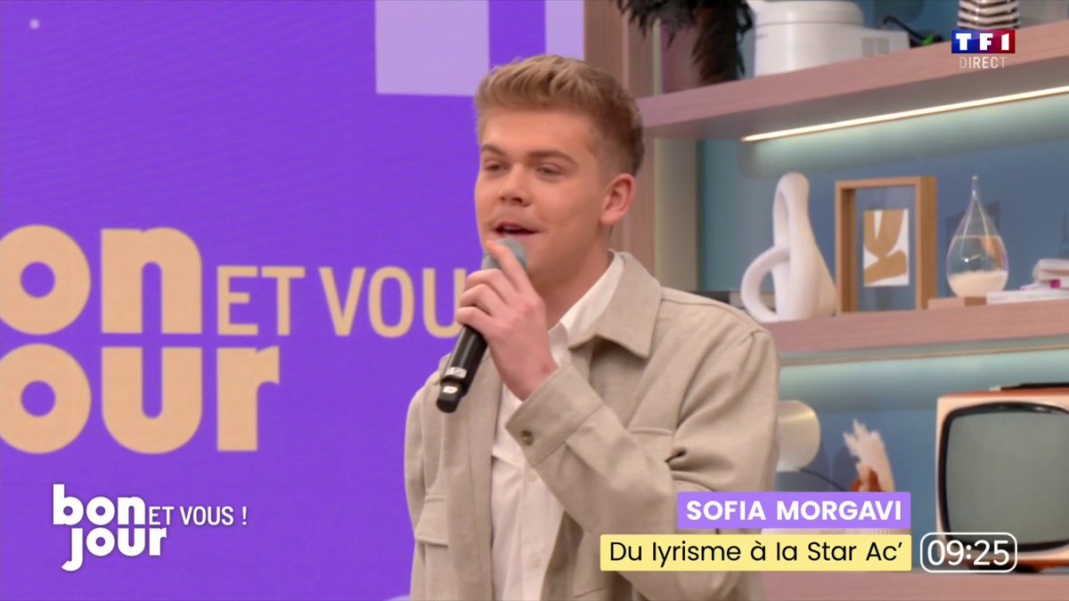 🎉 Charles de la #StarAcademy fait une surprise à Sofia Morgavi et interprète une chanson ! ▶️ #BonjourLaMatinaleTF1 ⬇️
