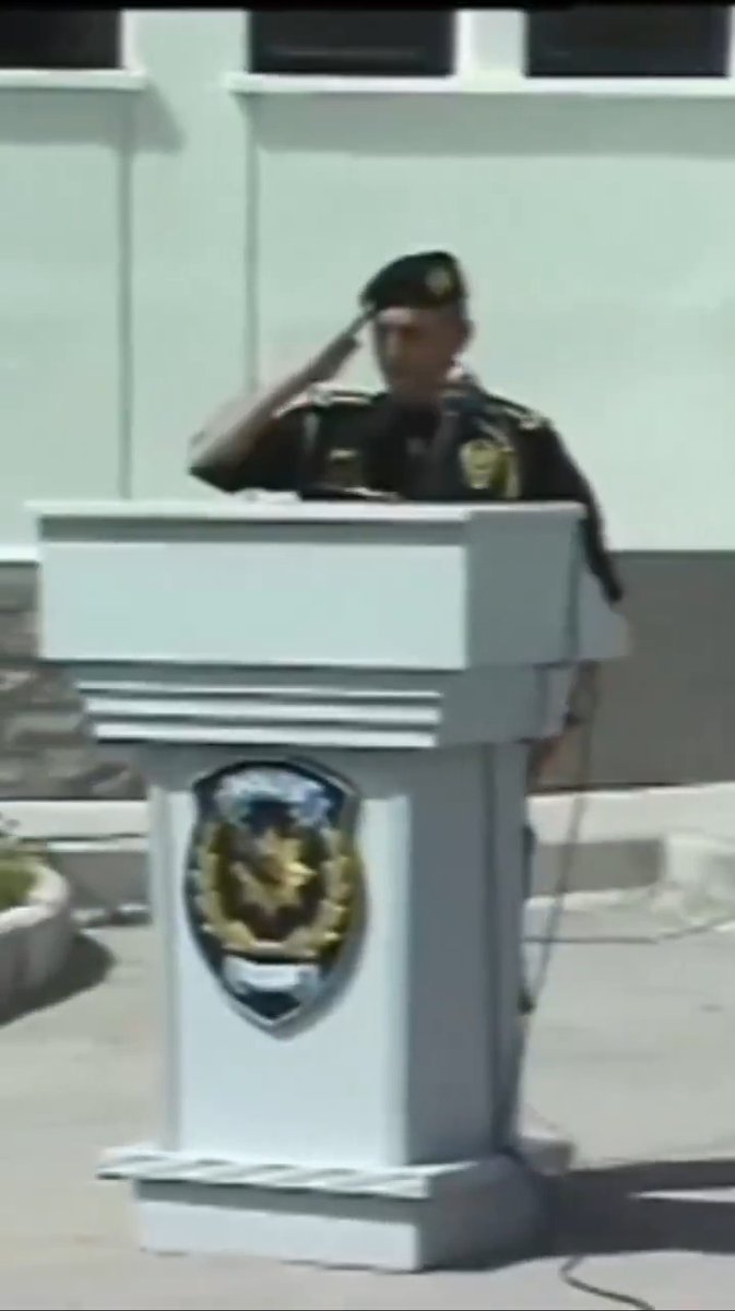 TSK Altın Üstün Cesaret ve Feragat Madalyası sahibi Türkiye Cumhuriyeti tarihinde TSK personeli olmayıp bu madalyayı alan tek kişi Özel Harekat Daire Başkanı #BehçetOktay’ı şehadetinin 16. yıl dönümünde Saygı, Sevgi ve rahmetle anıyoruz. Ruhu şâd, mekanı cennet olsun. 🇹🇷